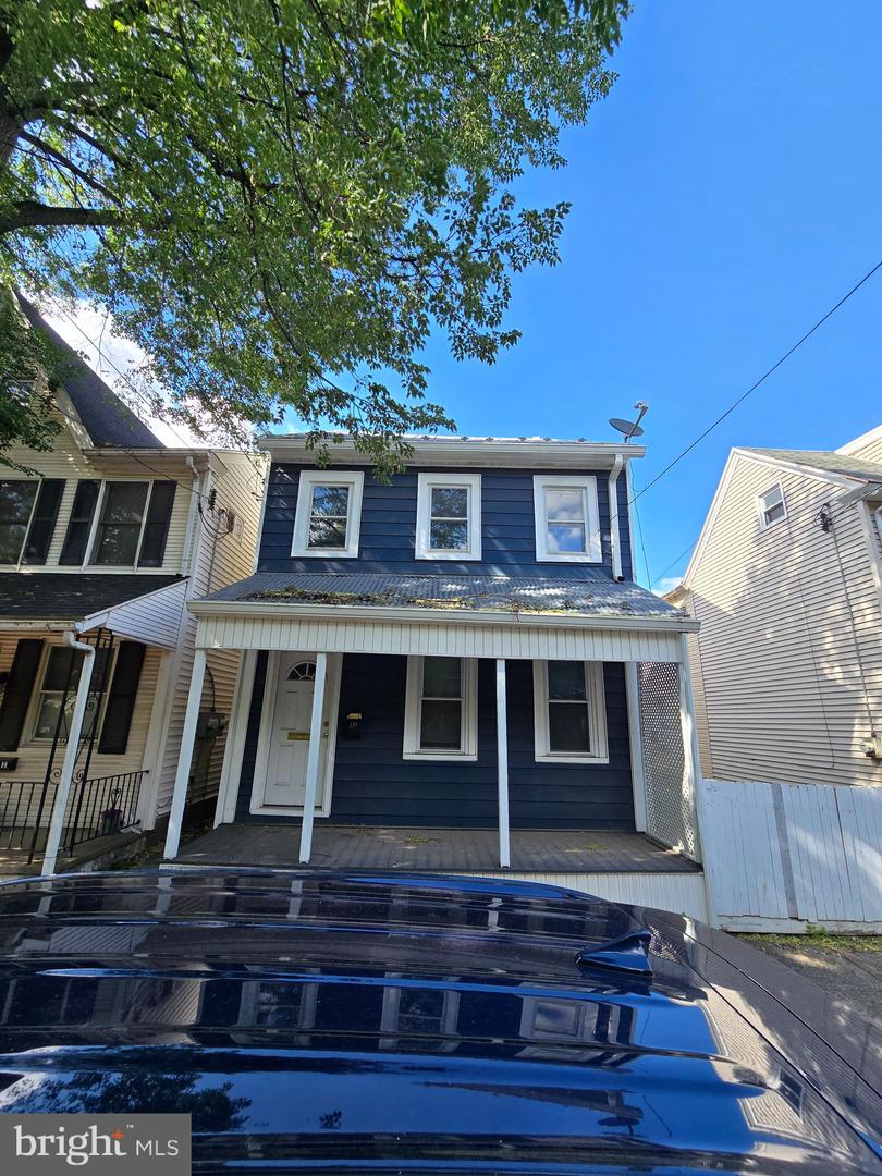245 Beech St Property Photo 4