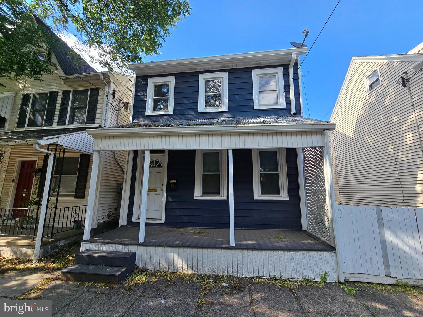 245 Beech St Property Photo 5