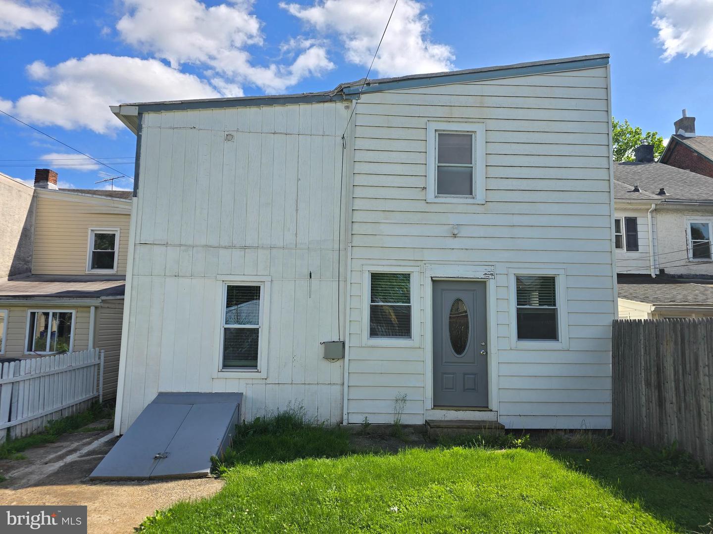 245 Beech St Property Photo 12
