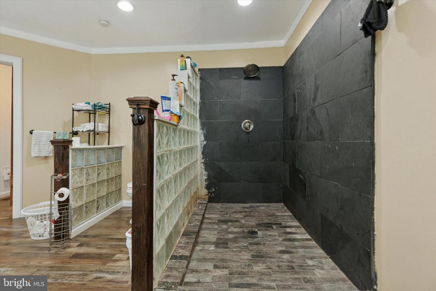 112 E Vine St Property Photo 20