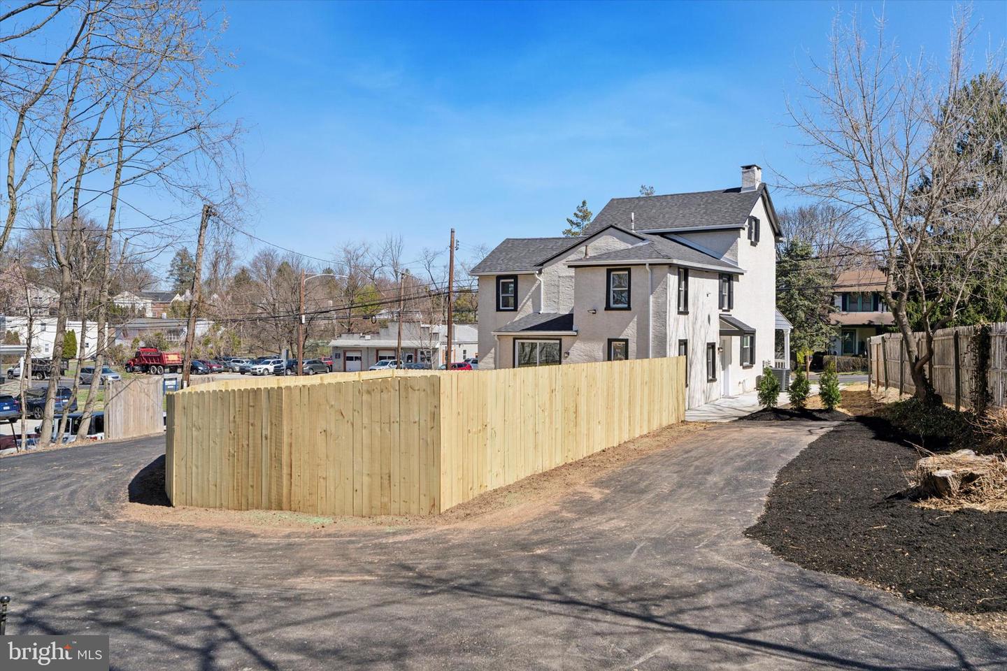 636 Ridge Pike Property Photo 4
