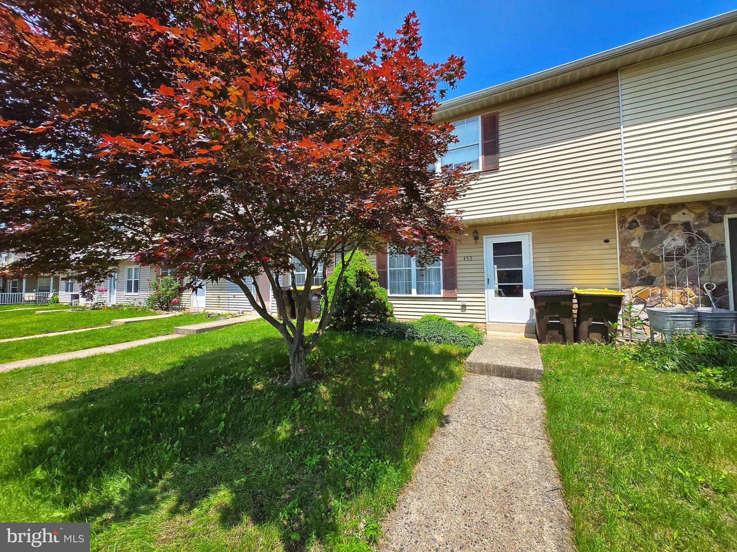 453 Blaker Dr Property Photo 1