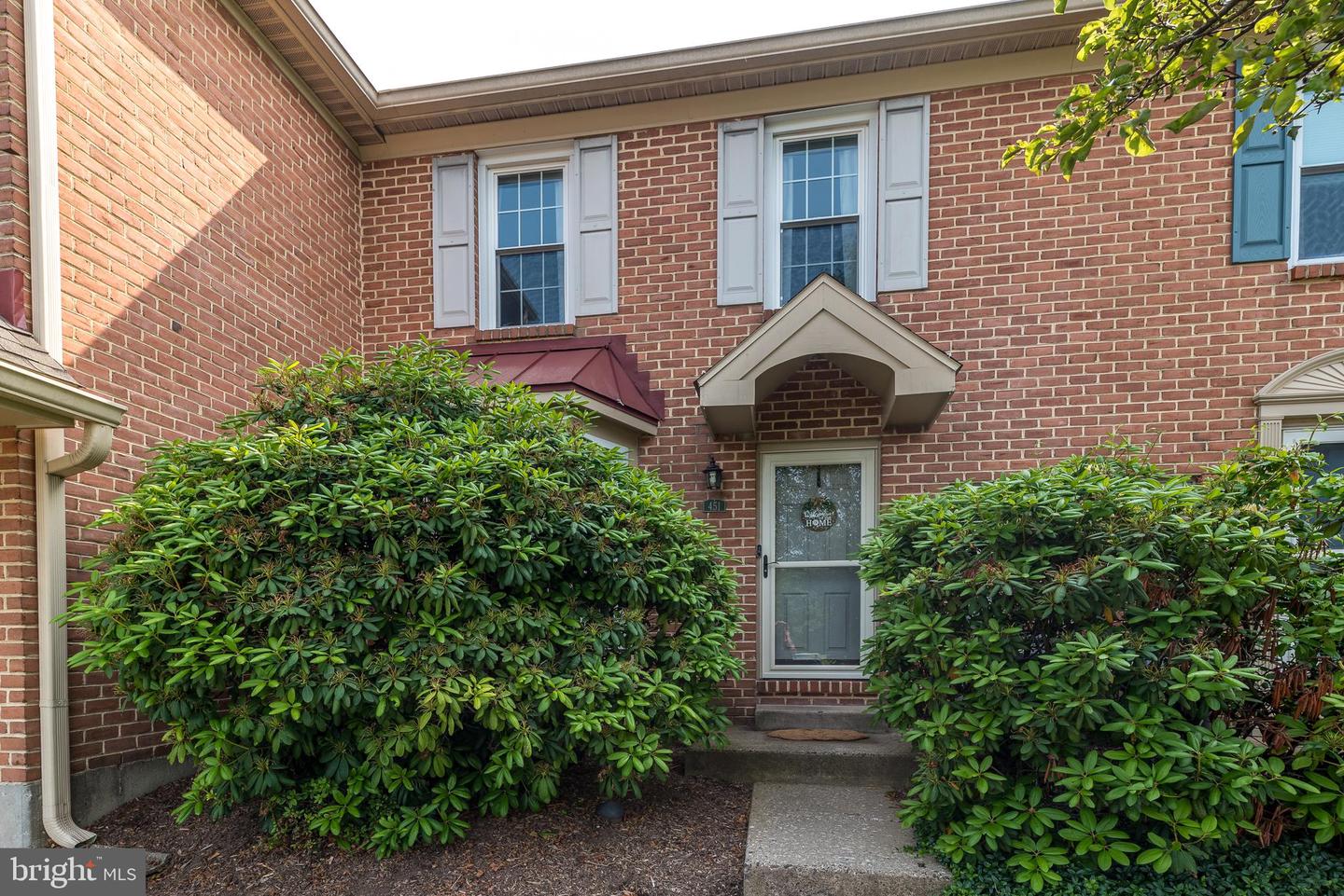 451 Oakmont Ct Property Photo 1