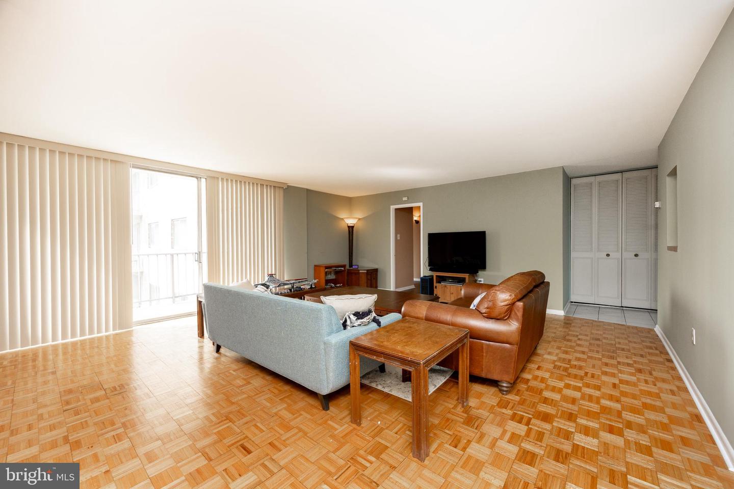 309 Florence Ave #420-n Property Photo 10