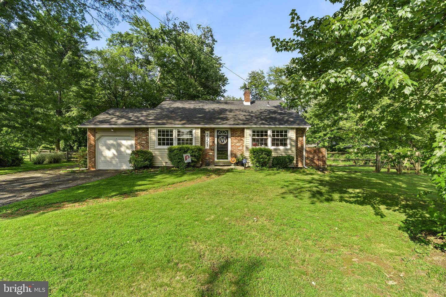 2721 Lantern Ln Property Photo 1