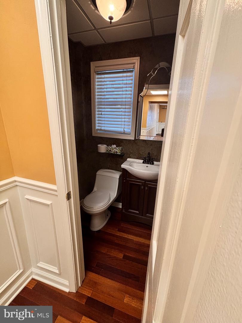 478 E Main St #1st Floor Property Photo 10