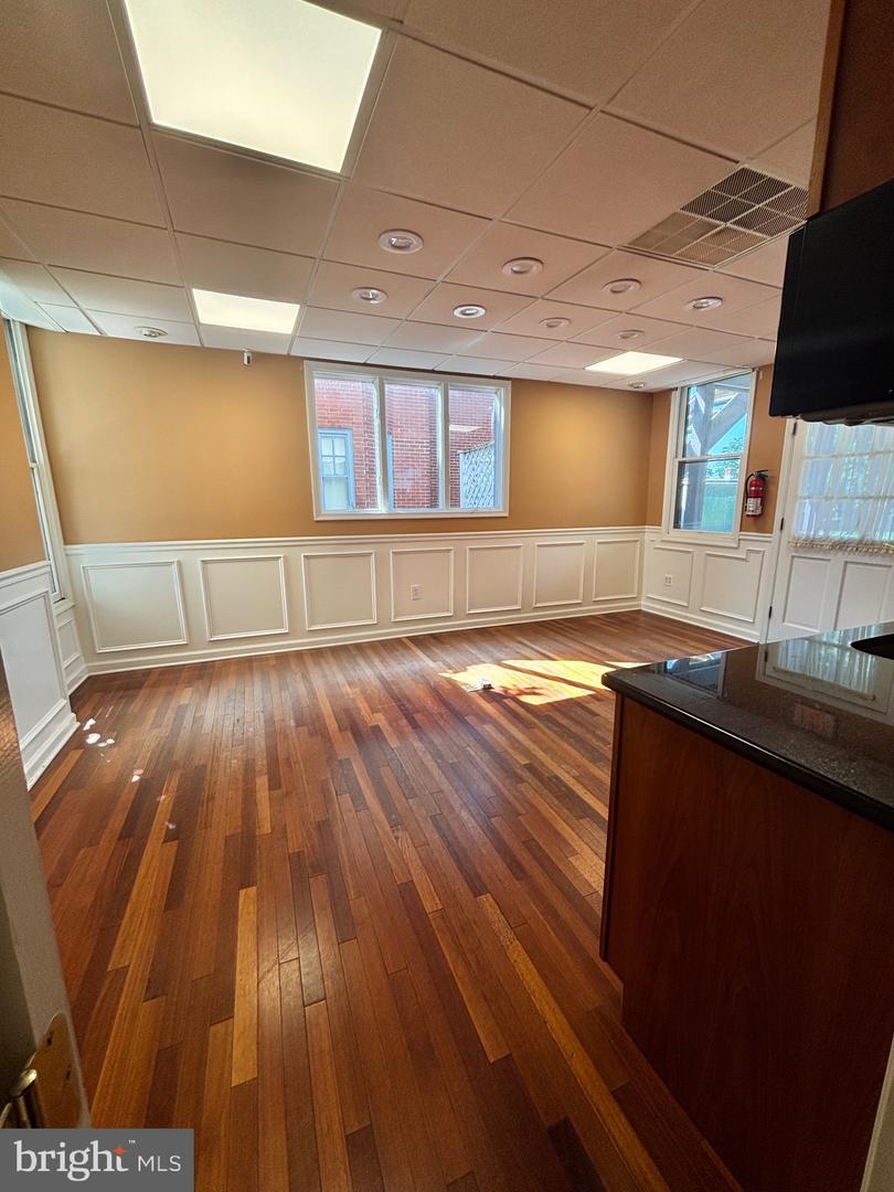 478 E Main St #1st Floor Property Photo 15