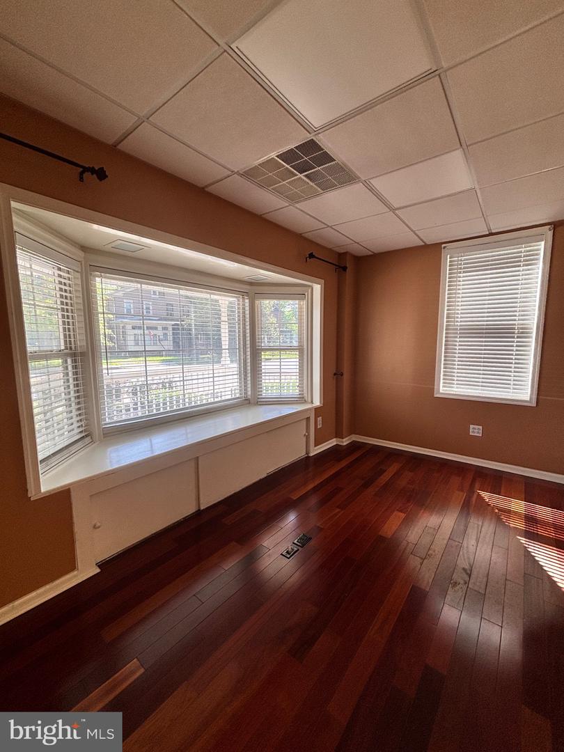 478 E Main St #1st Floor Property Photo 19