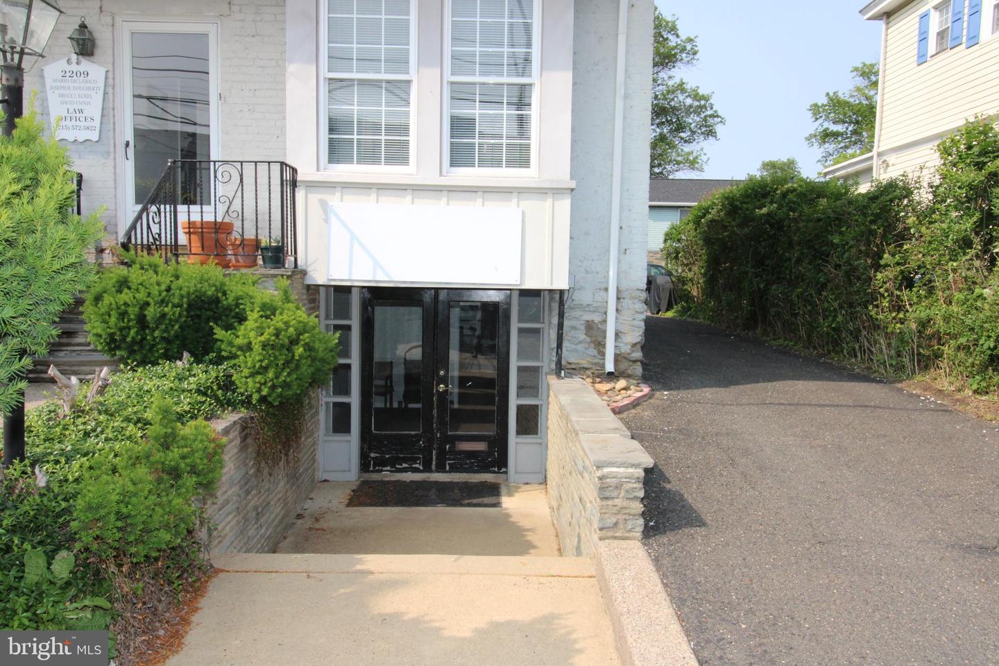 2209 MOUNT CARMEL AVE #LOWER LEVEL OFFICE Property Photo 1