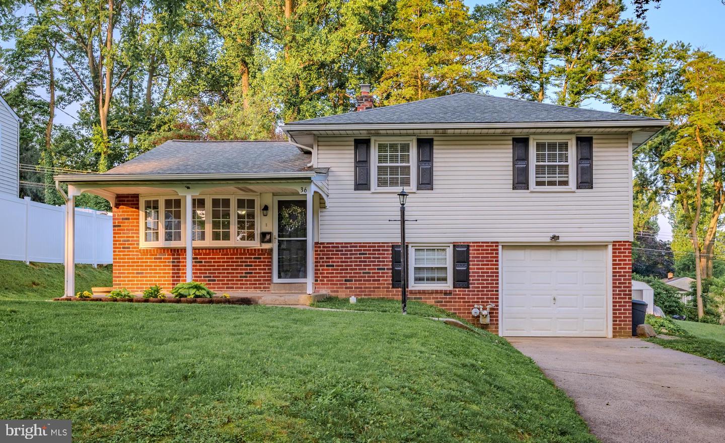 36 Woodhill Rd Property Photo 1