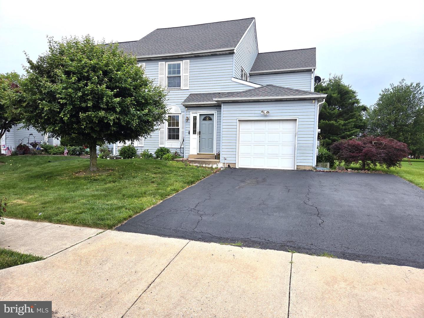 2489 Wellington Way Property Photo 1