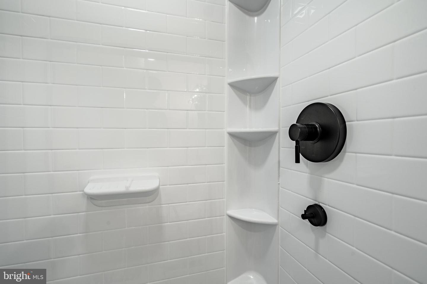 2190 Claremont Dr Property Photo 20