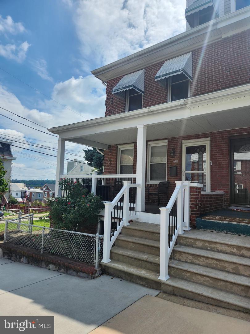 601 Green St Property Photo 1
