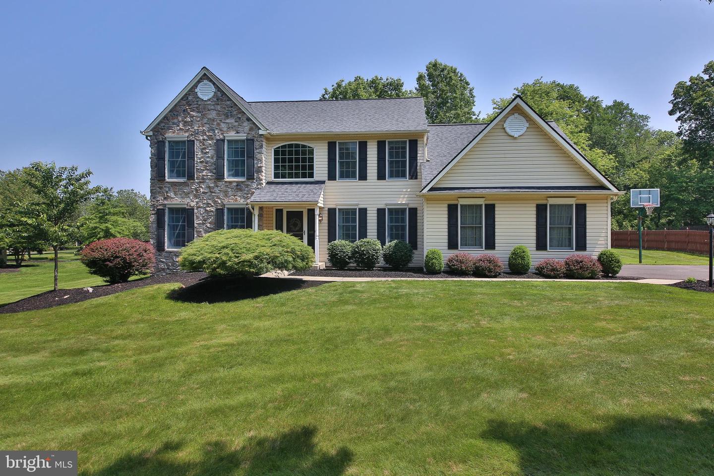 103 White Pine Dr Property Photo