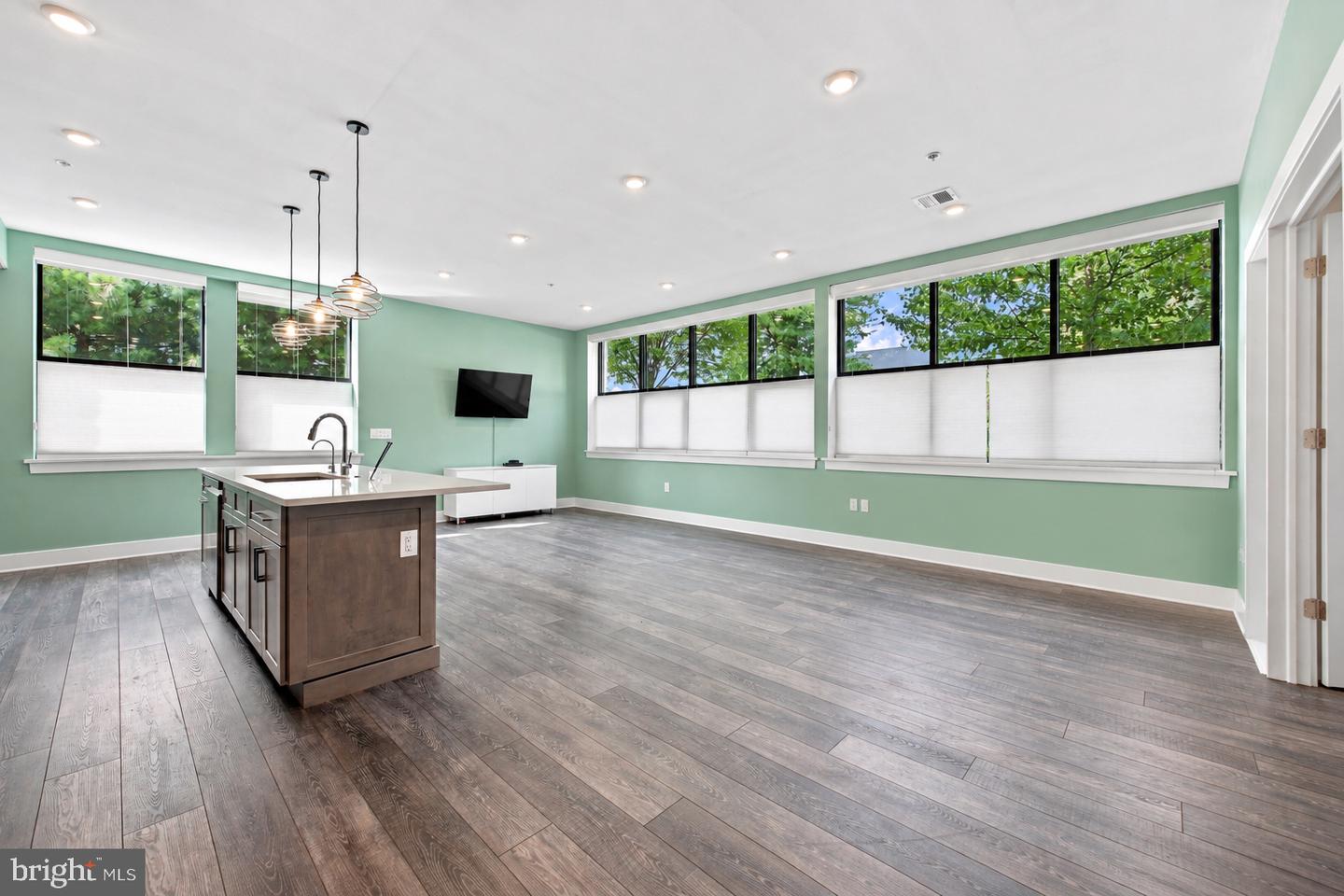 29 E 1st Ave #a103 Property Photo 3