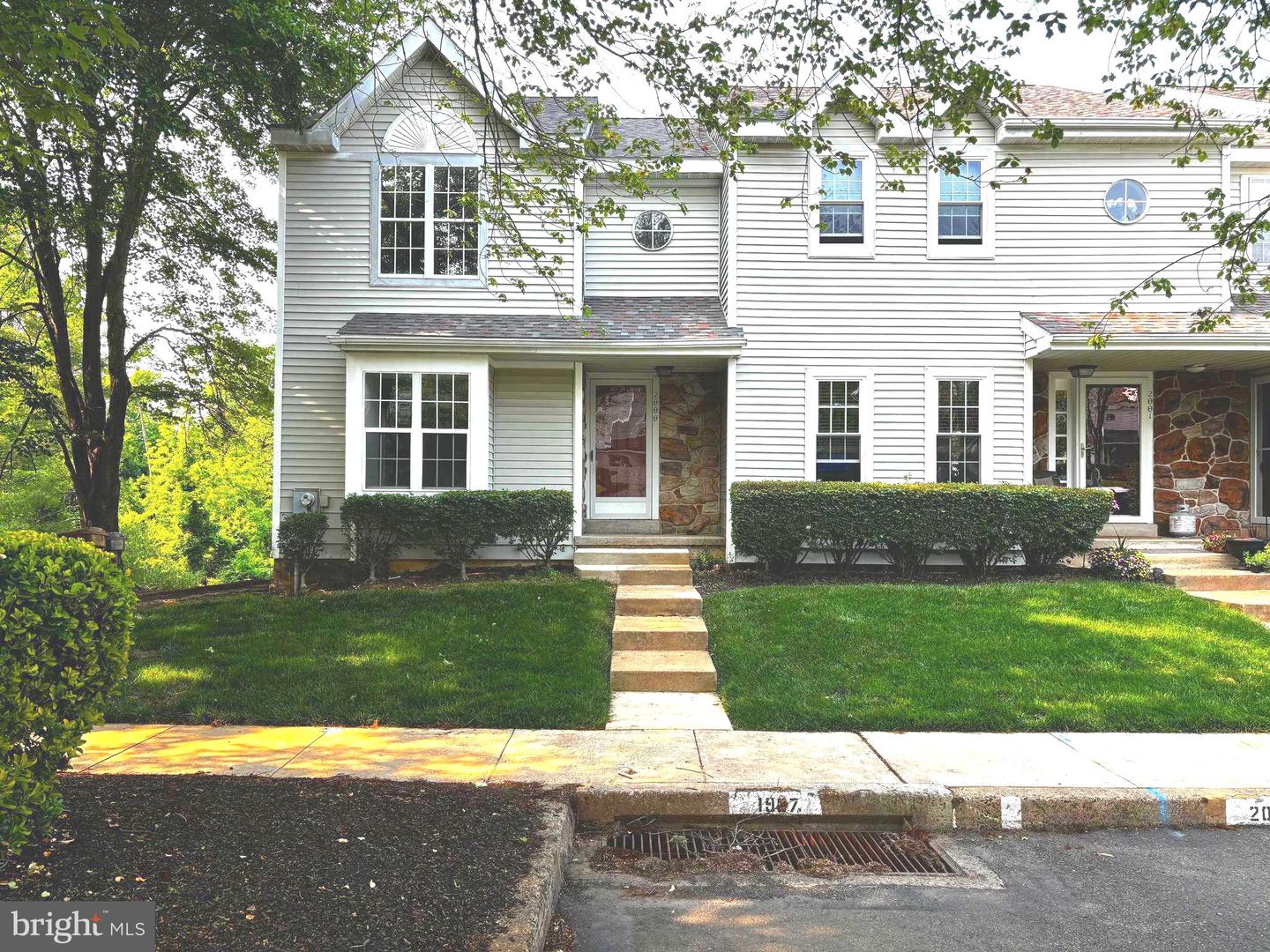 2000 Red Maple Grv Property Photo 1