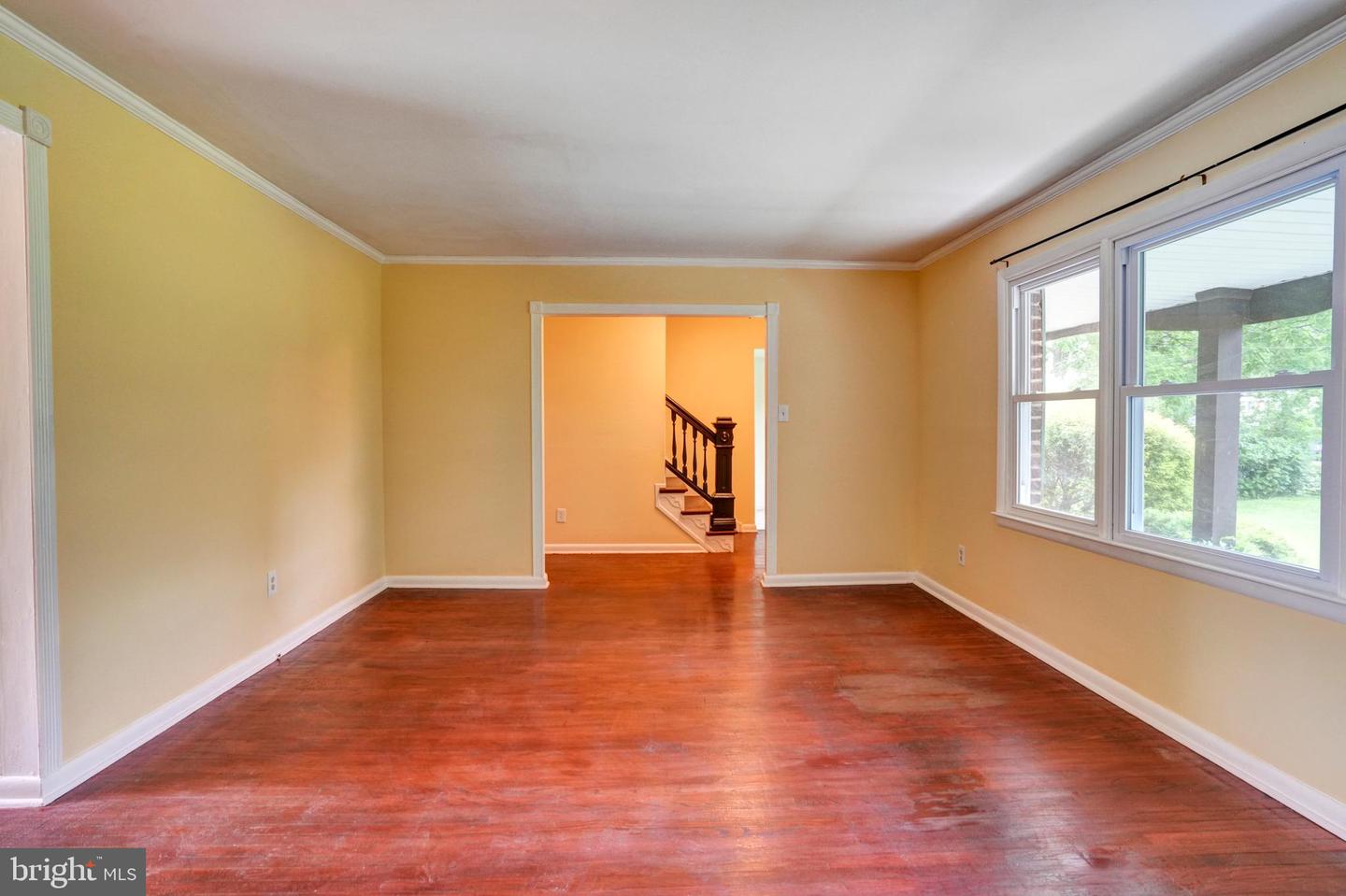 10 Lawrence Rd Property Photo 14
