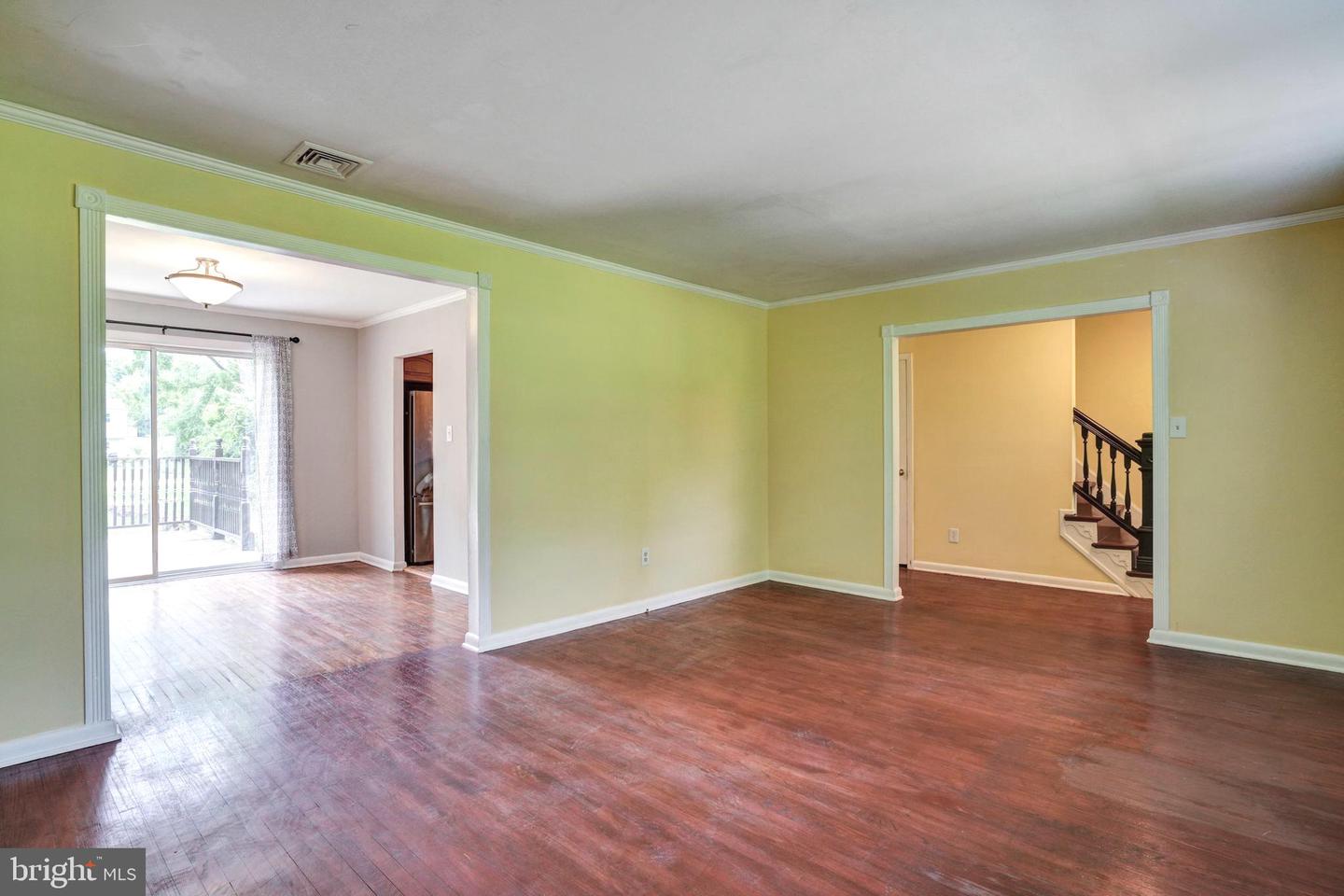 10 Lawrence Rd Property Photo 21