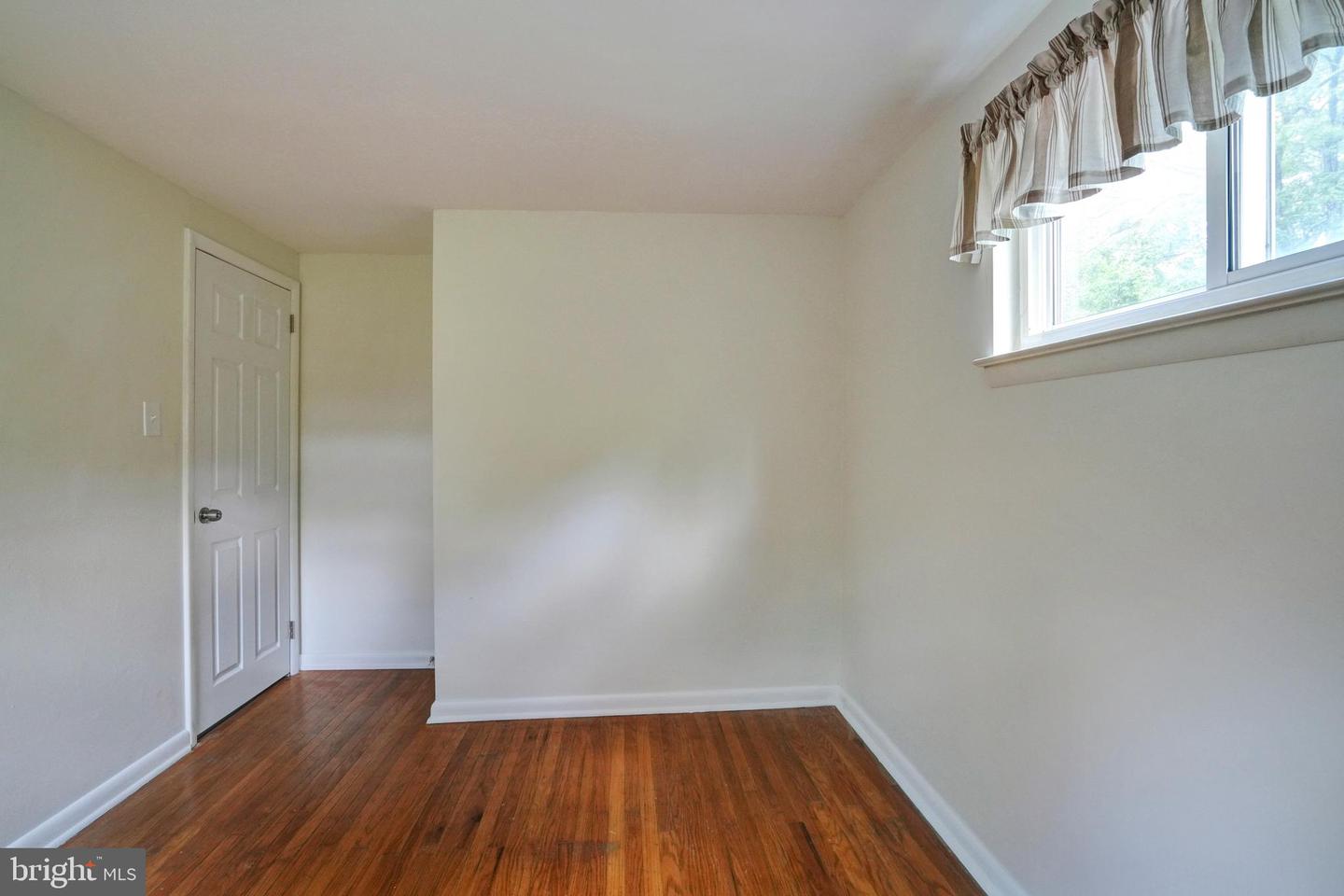 10 Lawrence Rd Property Photo 26