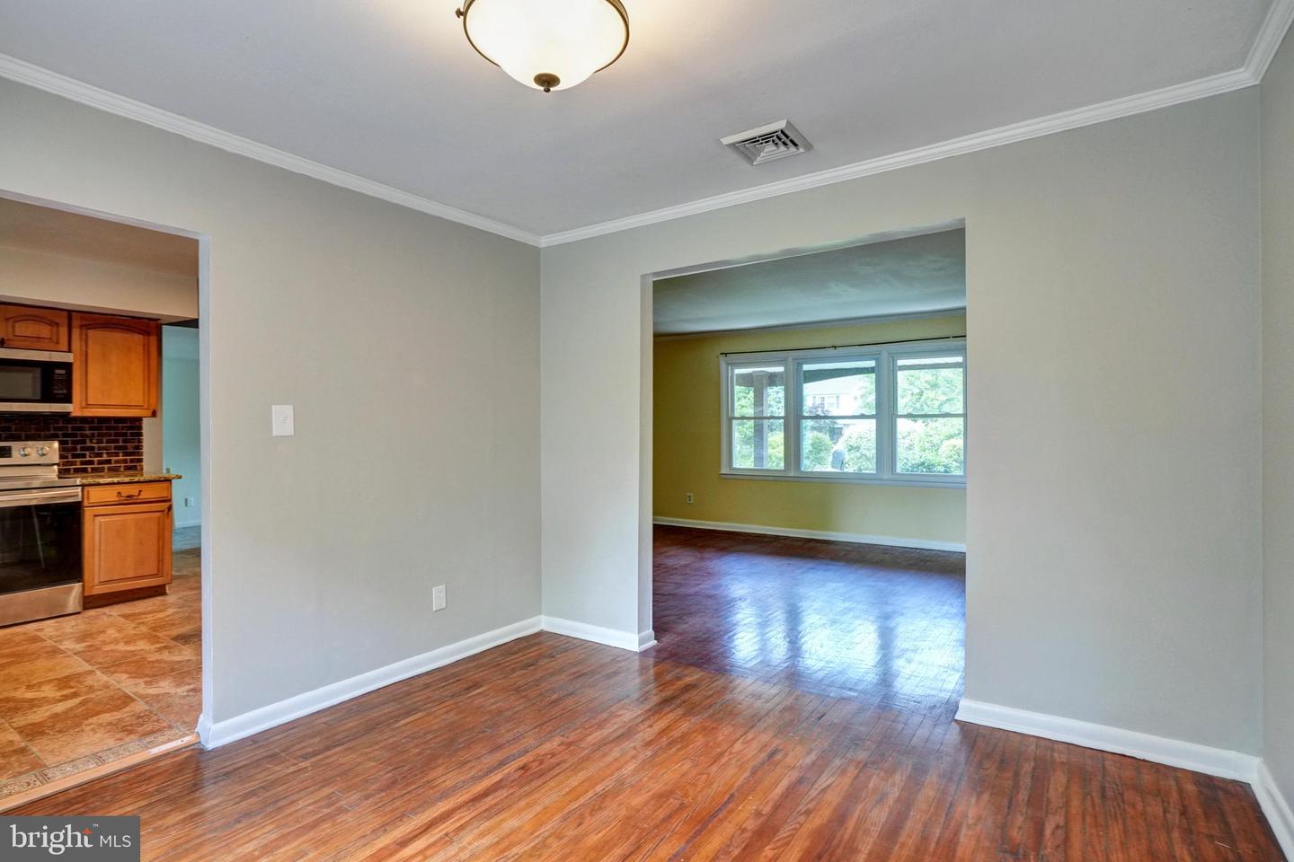 10 Lawrence Rd Property Photo 27