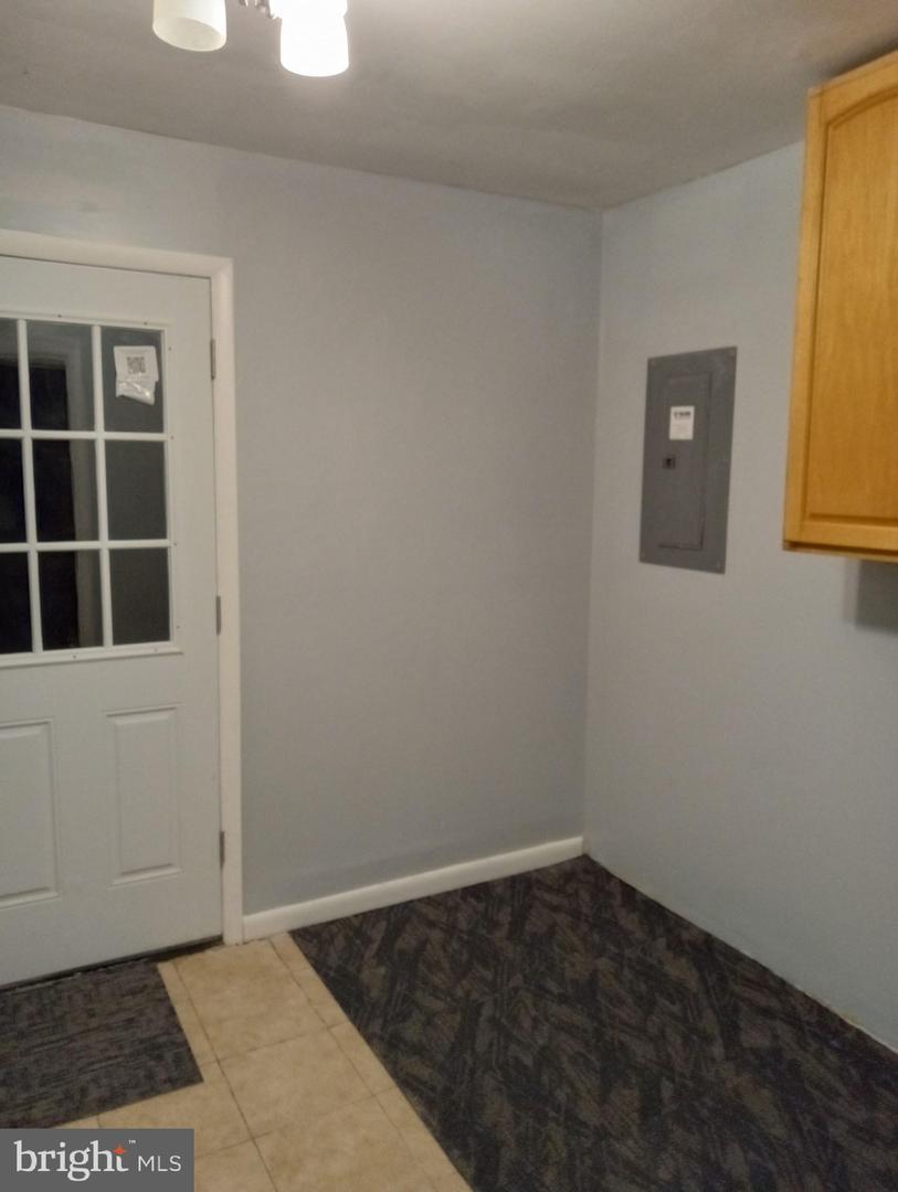 10 Lawrence Rd Property Photo 35