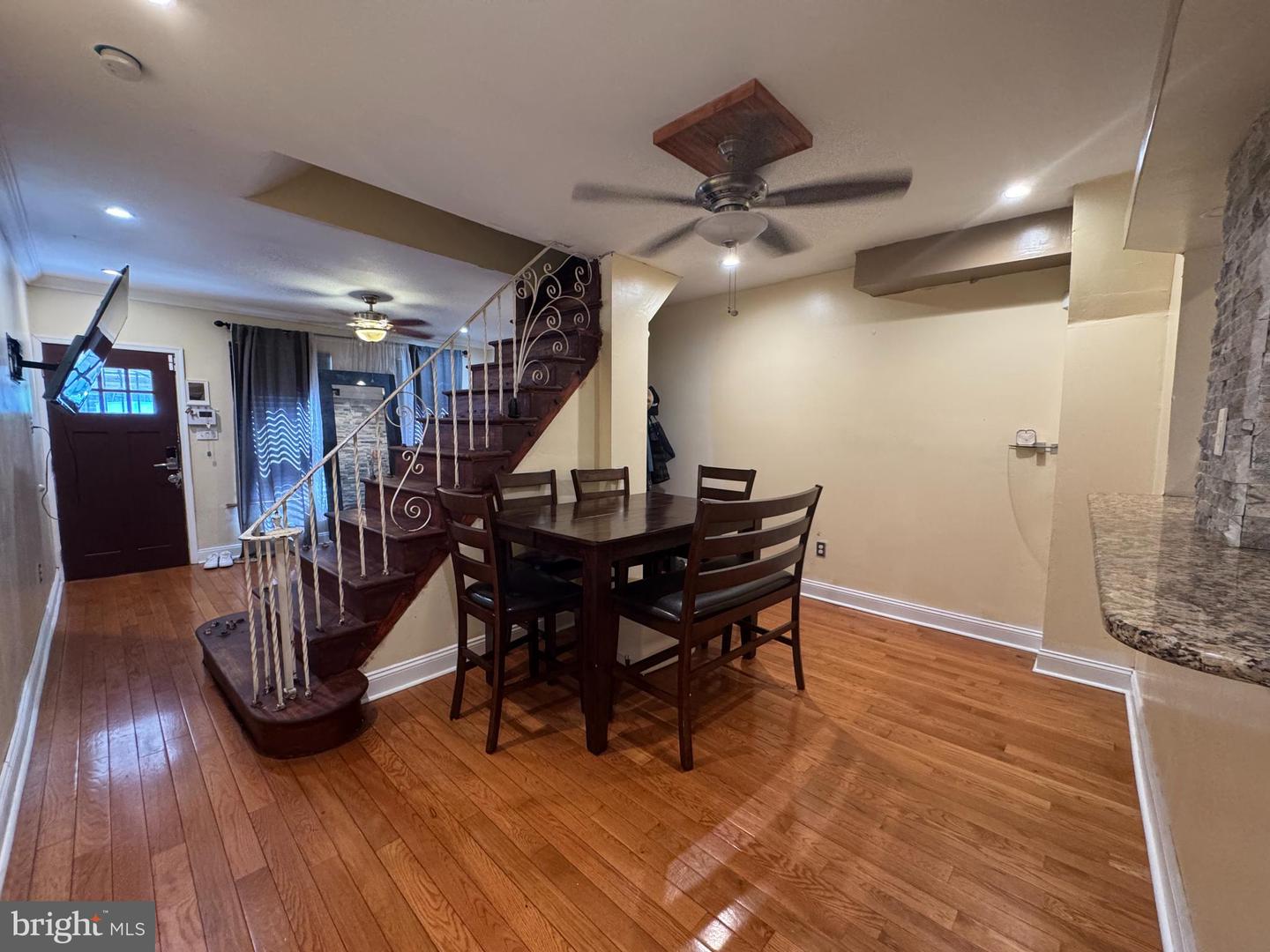 807 Violet St Property Photo 6