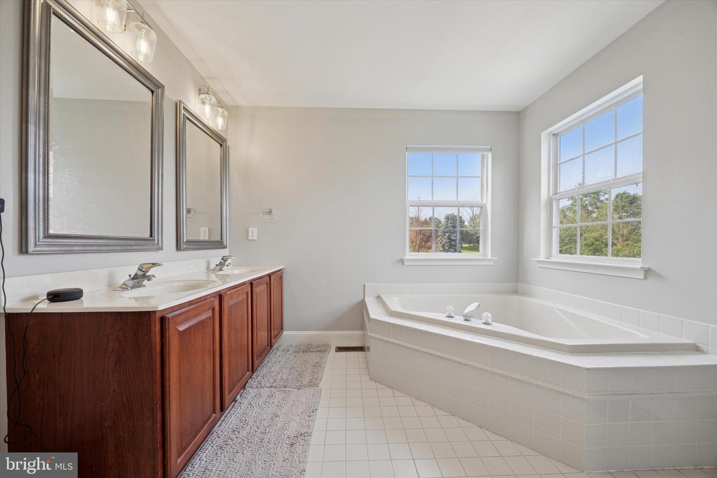 101 Jessica Cir Property Photo 31