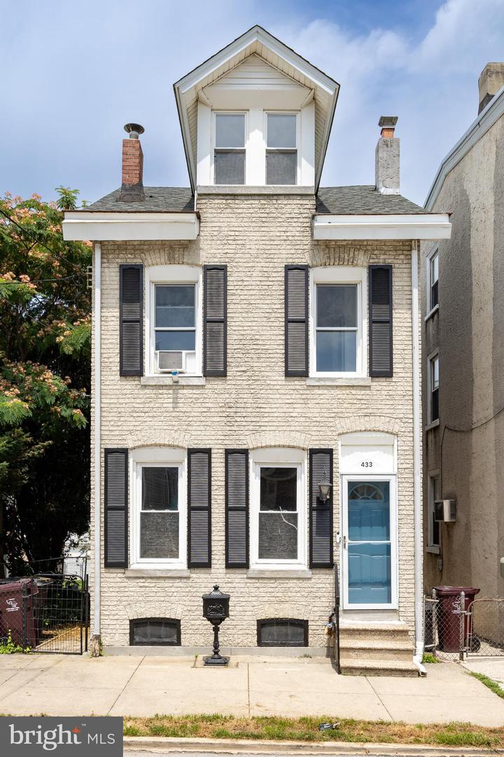 433 Grove St Property Photo 1