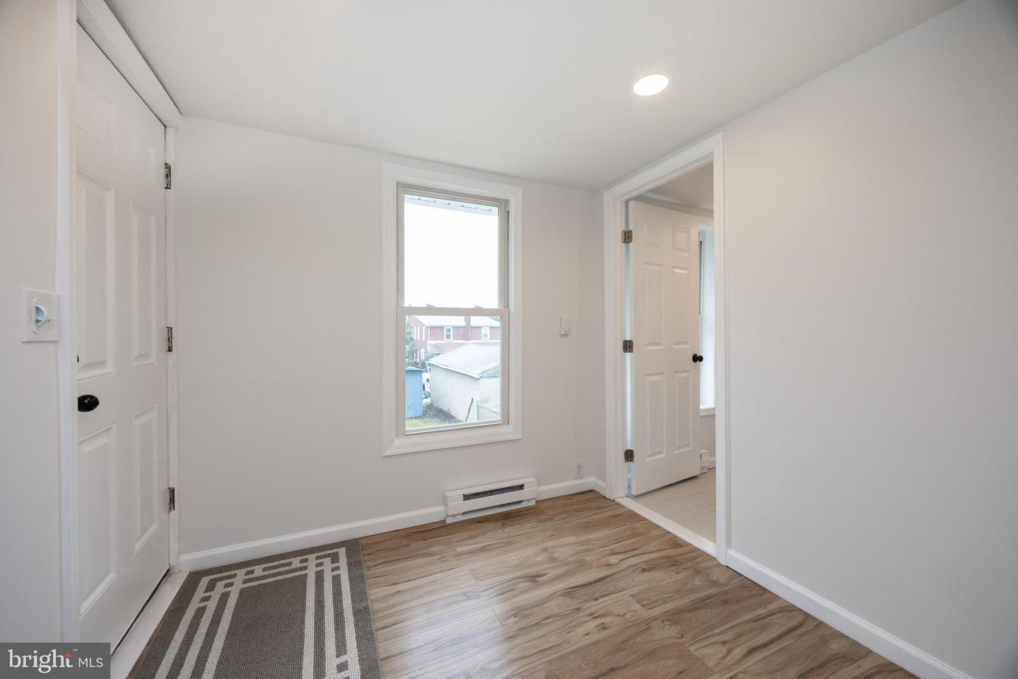 433 Grove St Property Photo 12