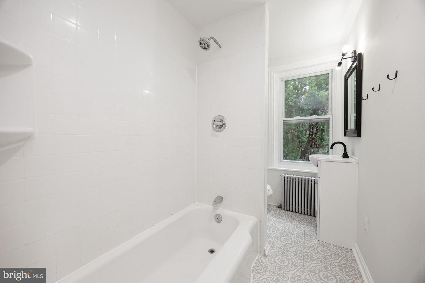 433 Grove St Property Photo 15