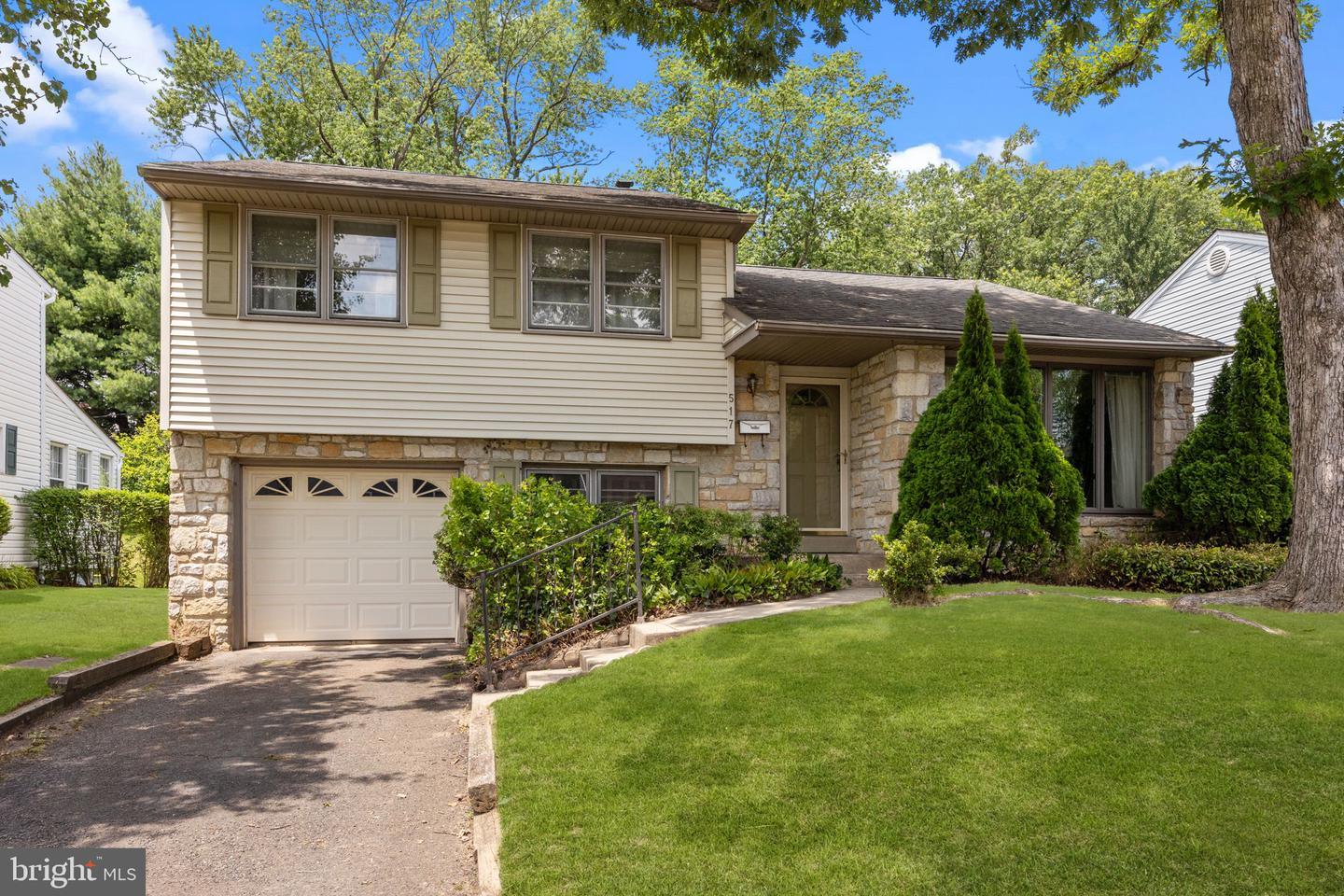 517 Inman Ter Property Photo 1