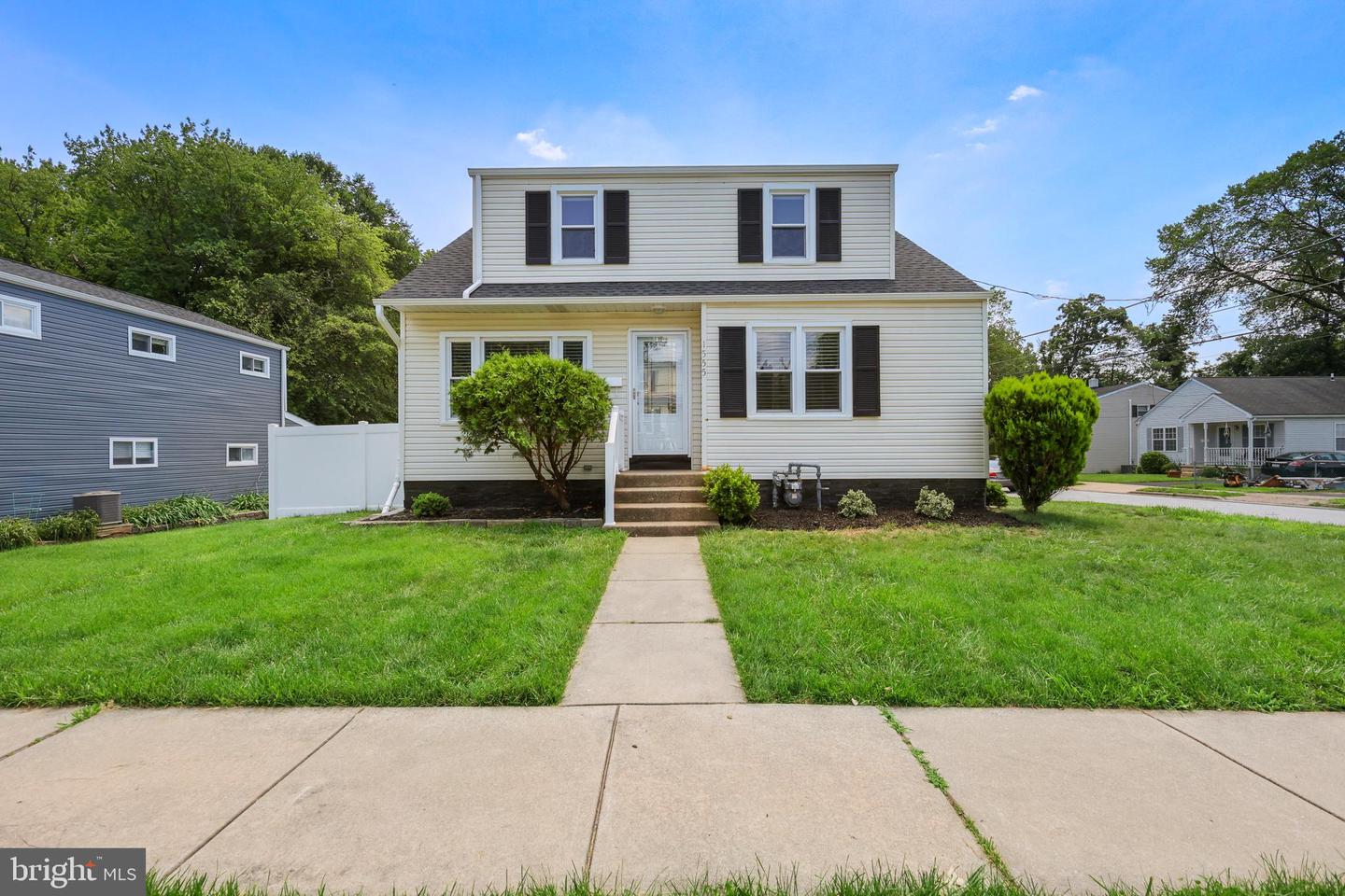1555 Lukens Ave Property Photo 1