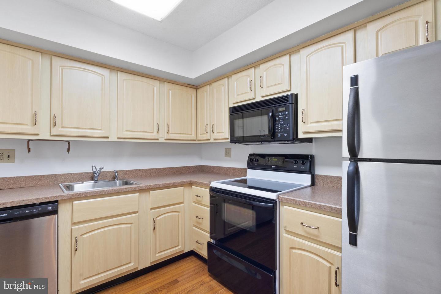 666 W Germantown Pike #2706 Property Photo 15
