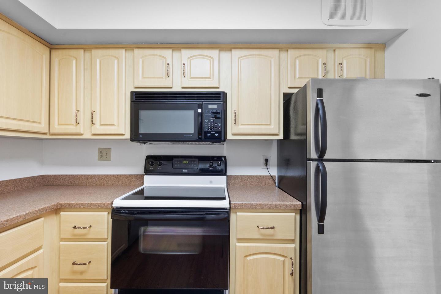 666 W Germantown Pike #2706 Property Photo 17