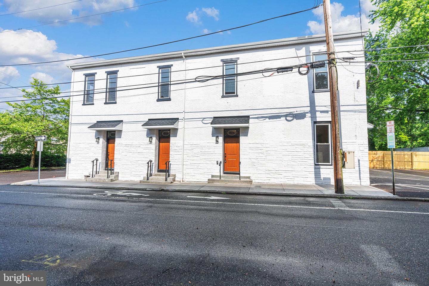 151 N York St Property Photo 5