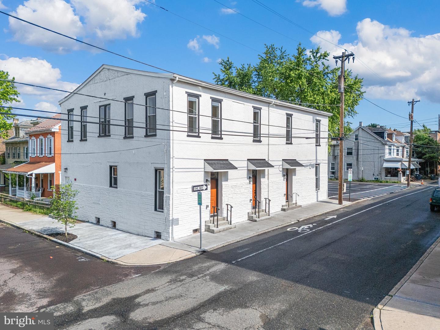 151 N York St Property Photo 10