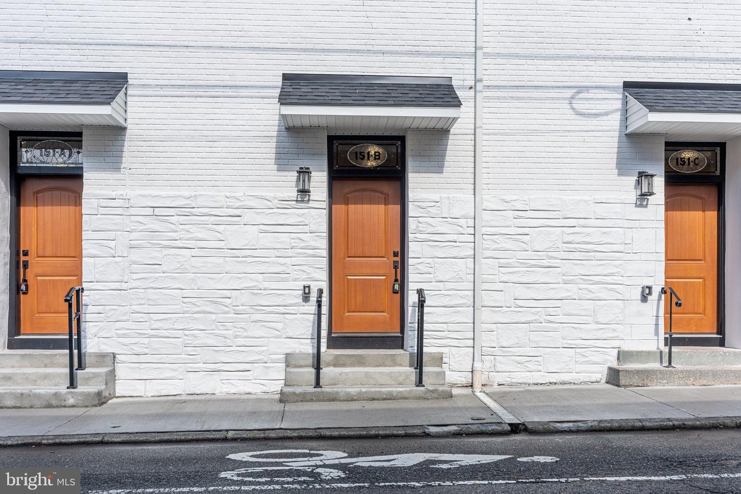 151 N York St Property Photo 11
