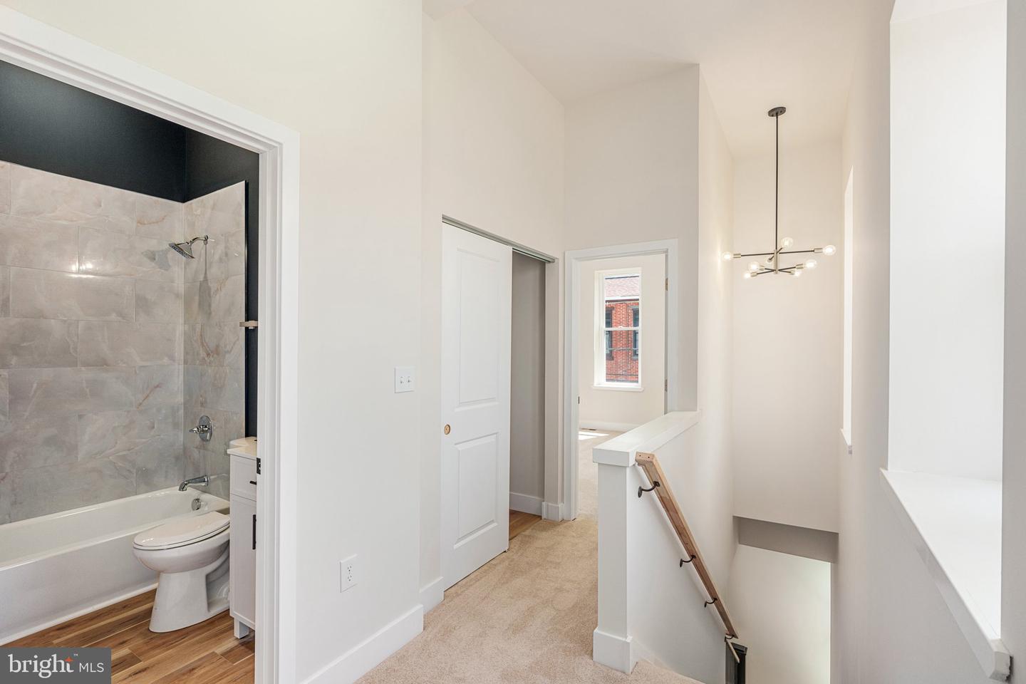 151 N York St Property Photo 19