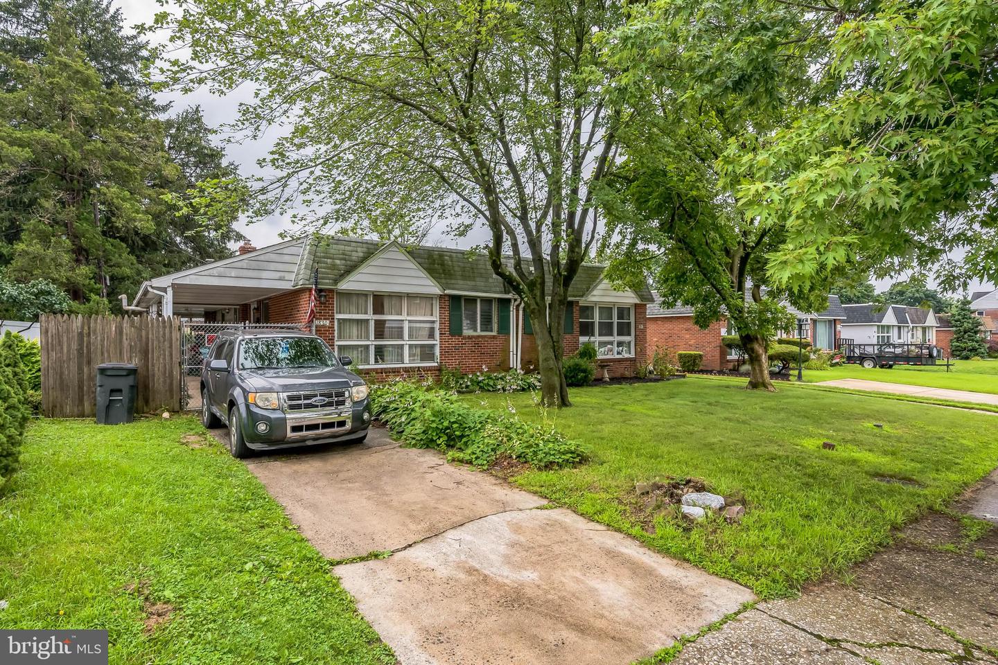 1830 PINE ST Property Photo 1