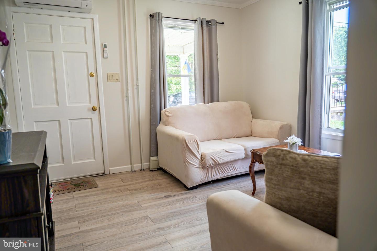 211 Park Ave Property Photo 3