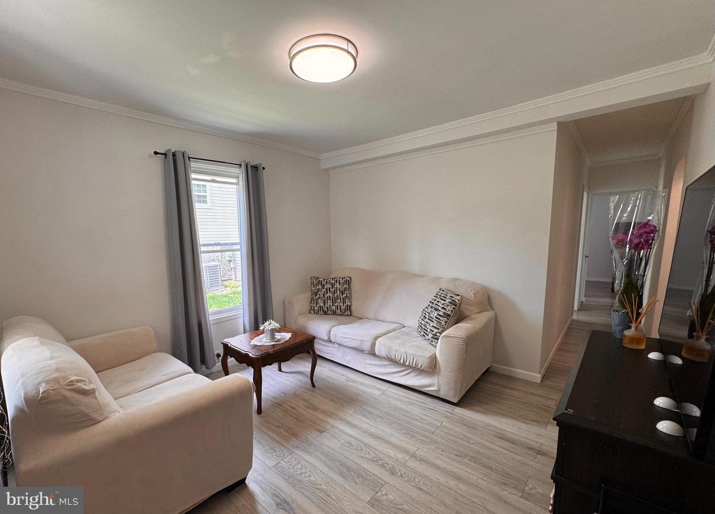 211 Park Ave Property Photo 4
