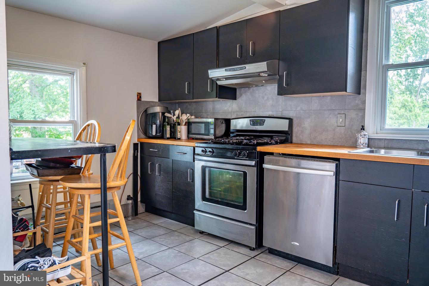 211 Park Ave Property Photo 11