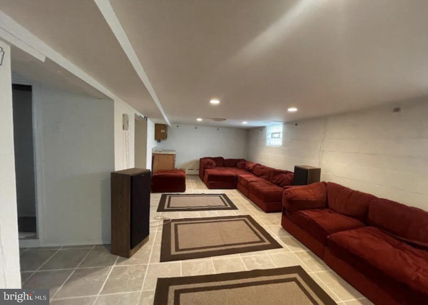 211 Park Ave Property Photo 18