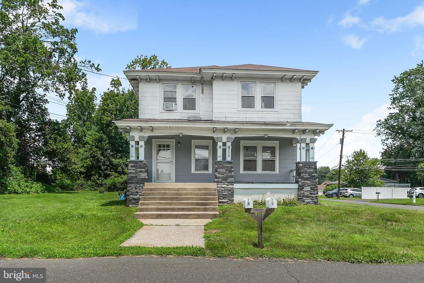 224 Oakdale Ave Property Photo 1