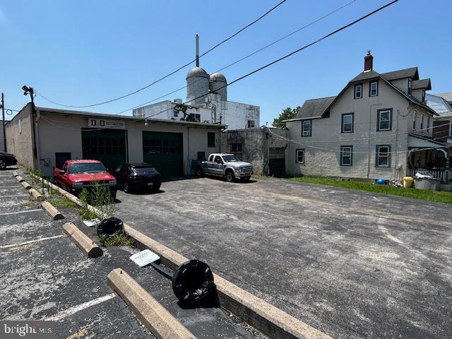 17 Holland Ave Property Photo 1