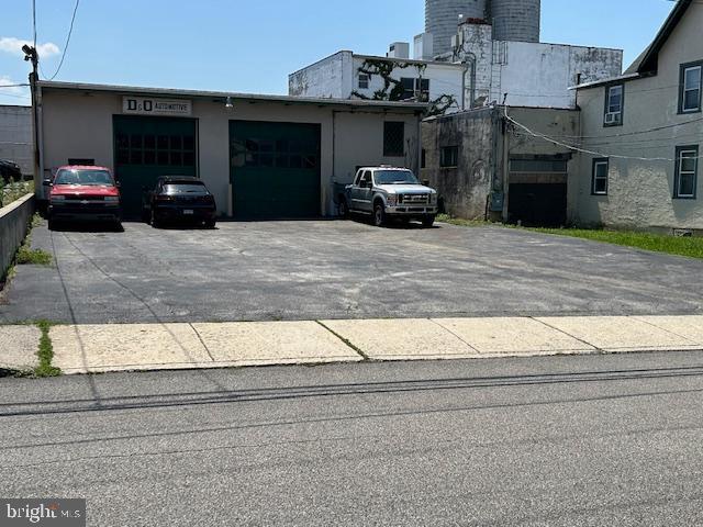 17 Holland Ave Property Photo 2