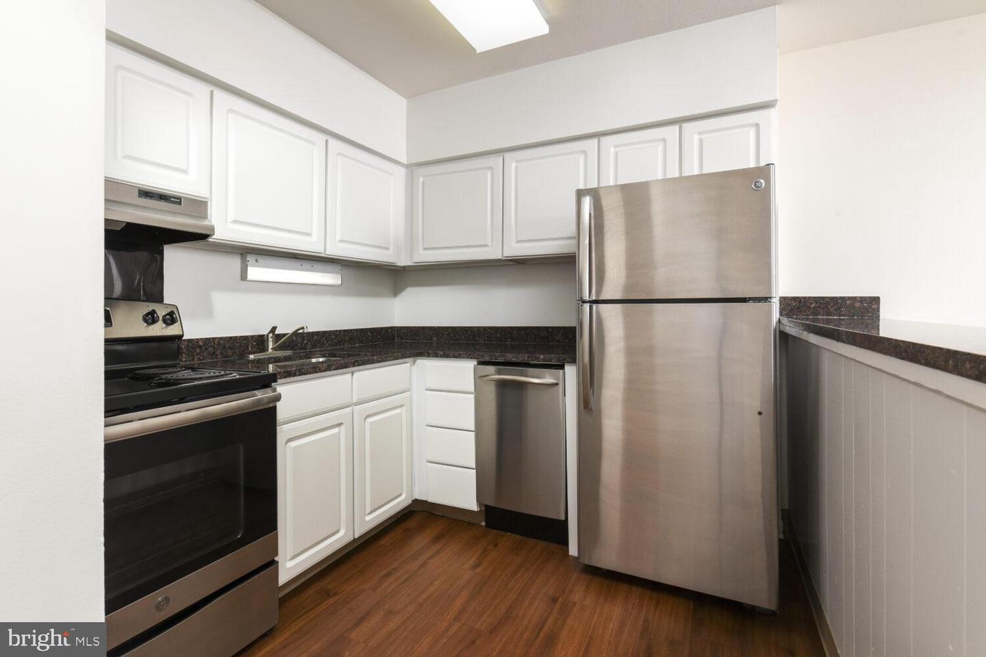 449 Hamilton St #202 Property Photo 1