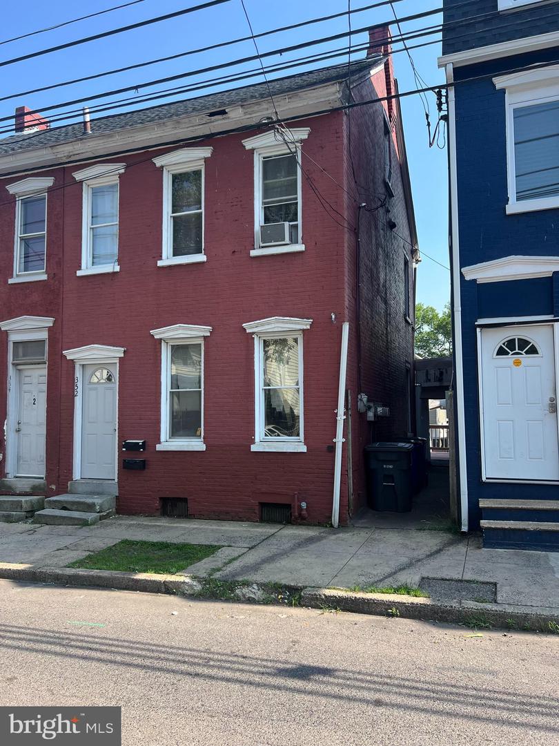 352 BEECH ST Property Photo 1