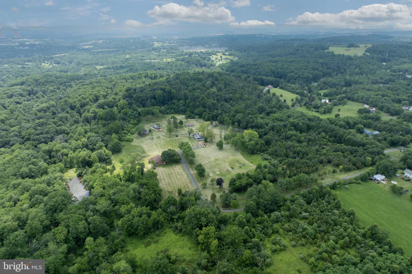 2488 Sanatoga Rd Property Photo 5