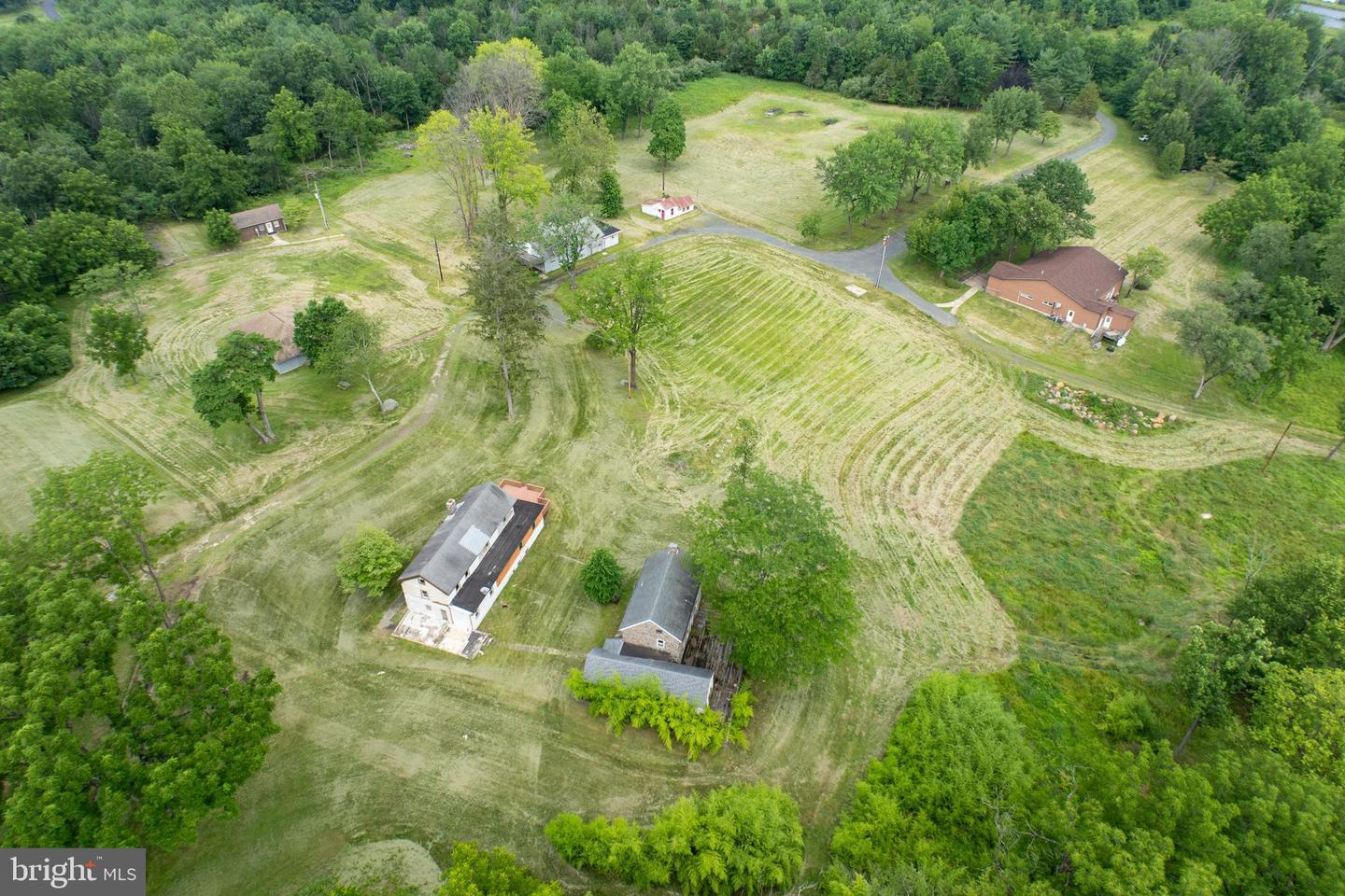 2488 Sanatoga Rd Property Photo 8